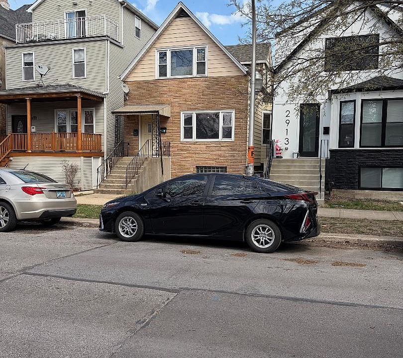 2nd image of 2915 N Spaulding Ave