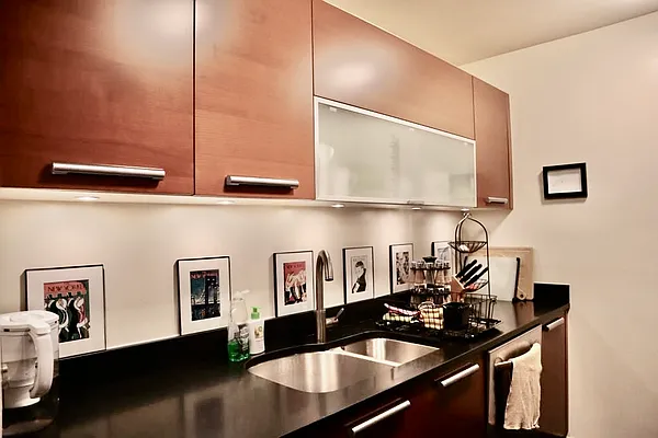 Rented by R New York | media 7