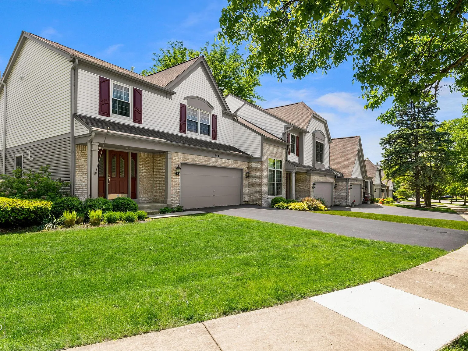 3 bed, 2.5 bath, 1631 sqft, $3,400 — Photo 2