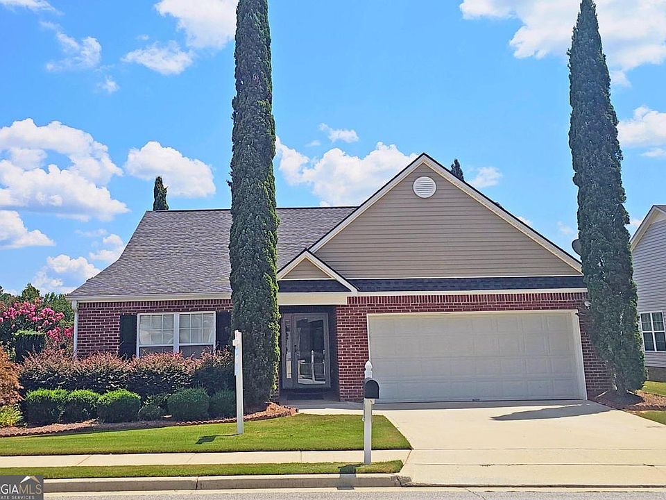 1st image of 701 Village Ln
