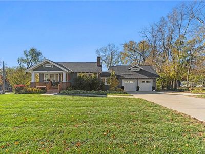 8538 Marty St, Overland Park, KS, 66212
