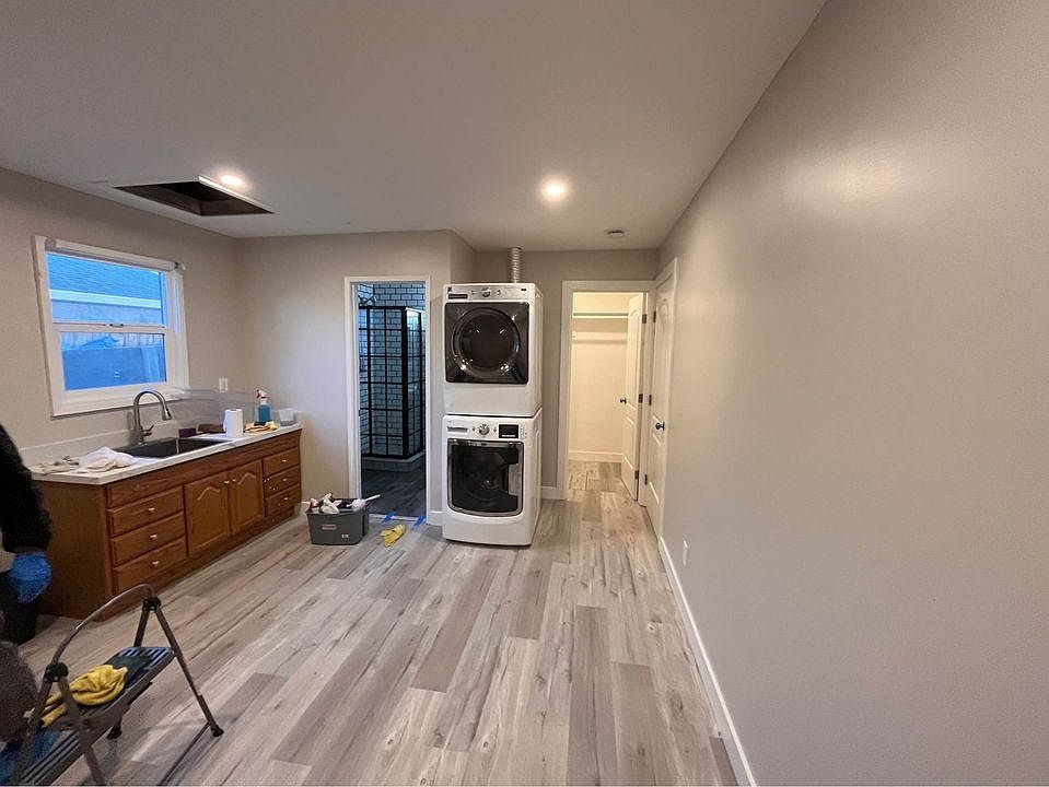 2nd image of 142 Maro Dr #1