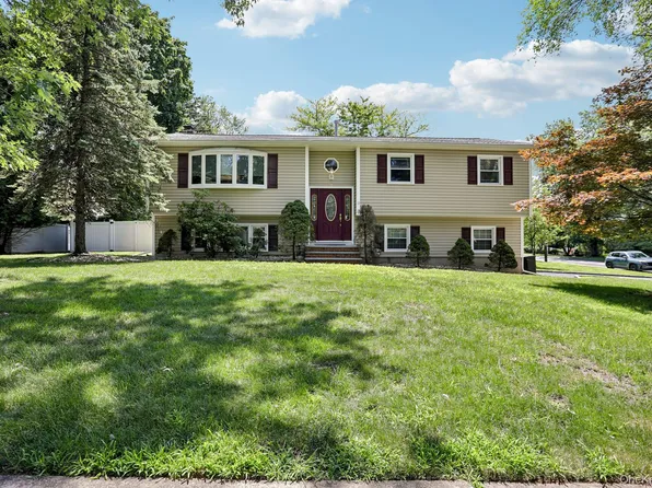 11 Harness Road, New City, NY 10956