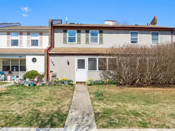 166 Appledore Dr, Downingtown, PA 19335