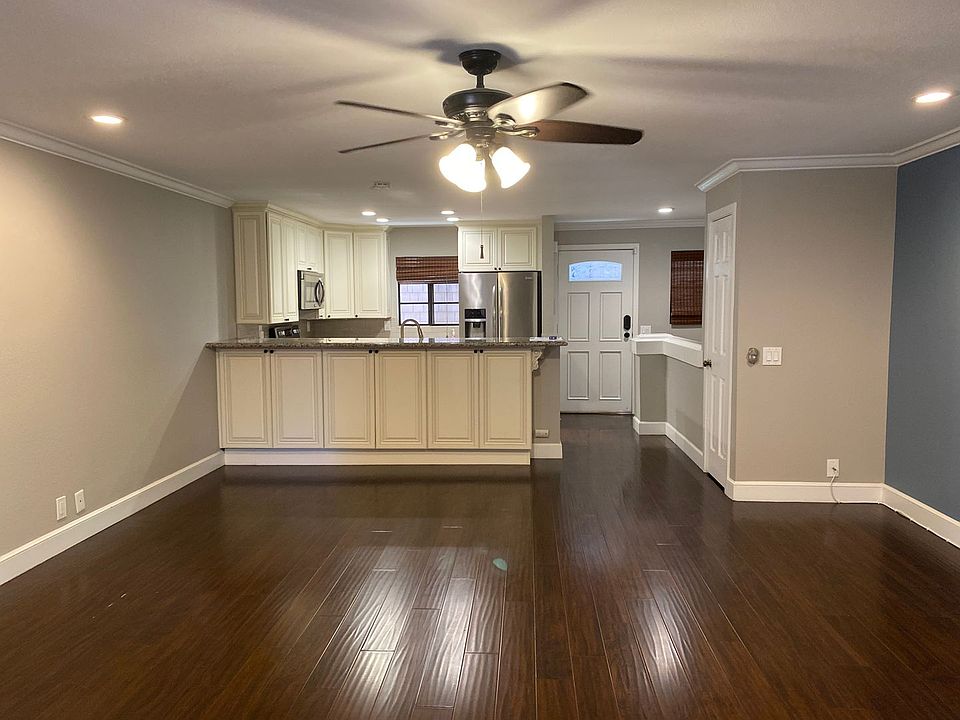 1st image of 8870 Villa La Jolla Dr Unit 202