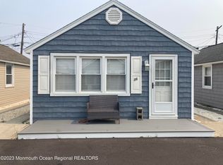 36 10th Ln, Seaside Park, NJ 08752