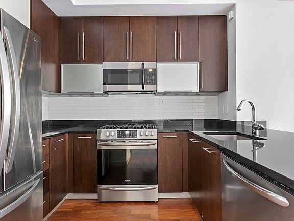 5th image of 100 Jay St APT 8B