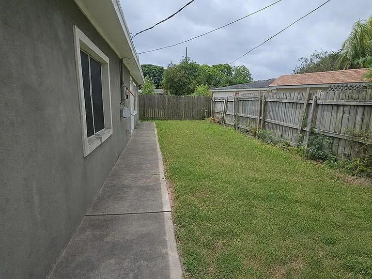 14 Laura Ln — Photo 24
