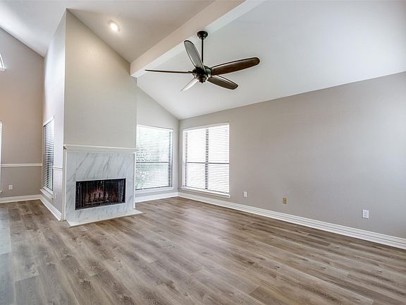 4th image of 3813 Beaumont Ln