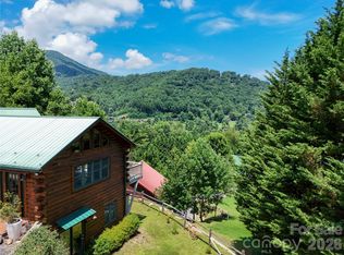 16 Hiawatha Dr, Maggie Valley, NC 28751