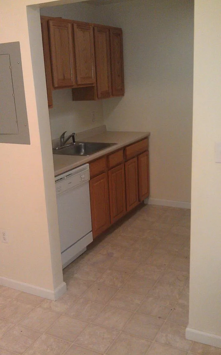 2 bed, 900 sqft, $1,550 — Photo 3