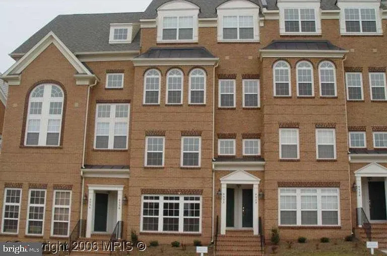 9532 Walker Way — Photo 1