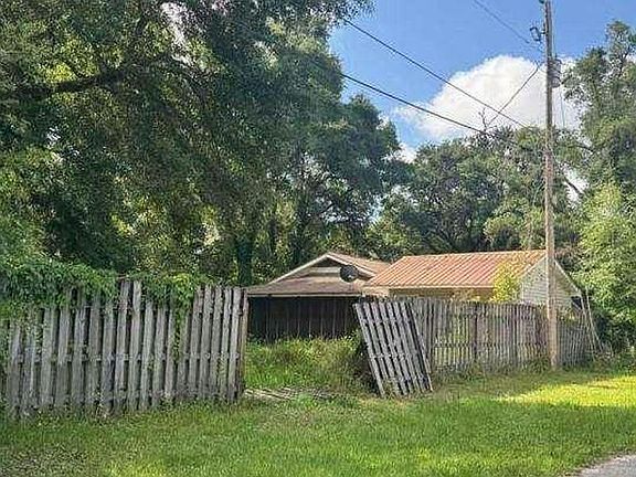 5th image of 7030 Laverne Dr S