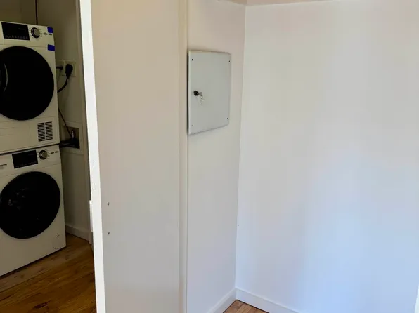 36-08 Ditmars Boulevard image 8 of 8