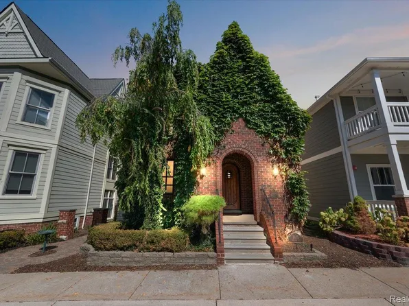 3875 Andover Ave, Auburn Hills, MI 48326