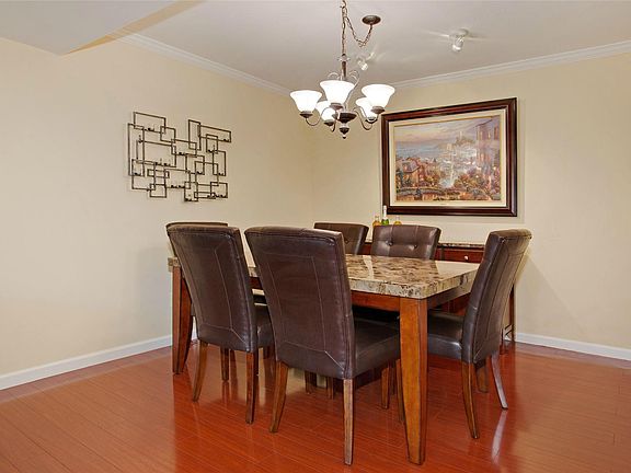 5th image of 114 Woodlake Dr W #114