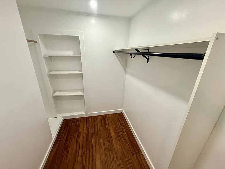 113 N Wright St — Photo 10