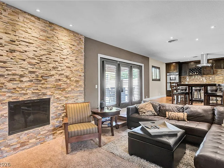 2712 W Oakey Blvd — Photo 10