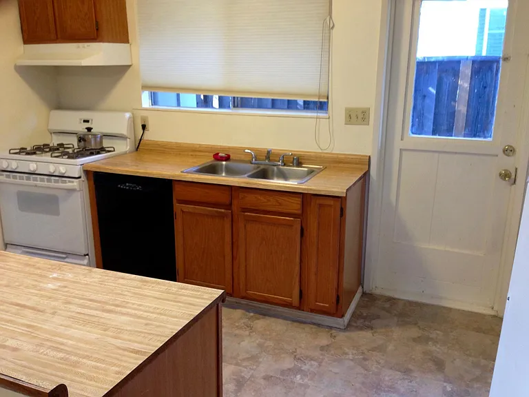 18645 Loree Ave — Photo 3