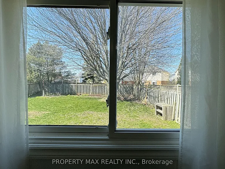 30 Glenabbey Dr #BASEMENT — Photo 12