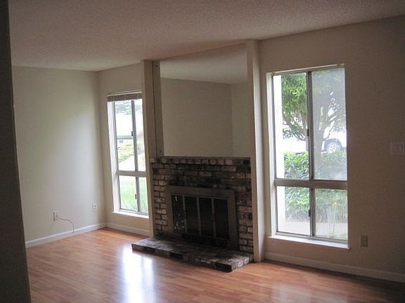 4th image of 68 Greenview Ln