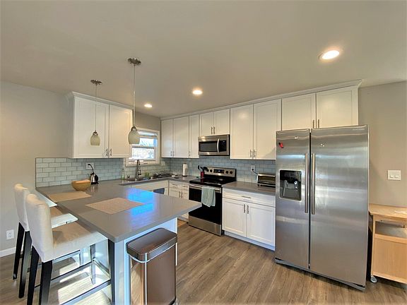 3rd image of 245 Chiquita Ave #5