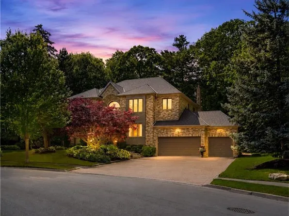 1121 Forestvale Dr, Burlington, ON L7P 4W3
