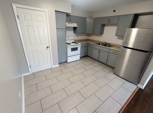 1640 Mark Ave APT H, Elgin, IL 60123