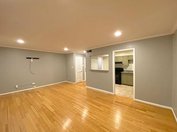 5th image of 2120 Montreat Ln APT A