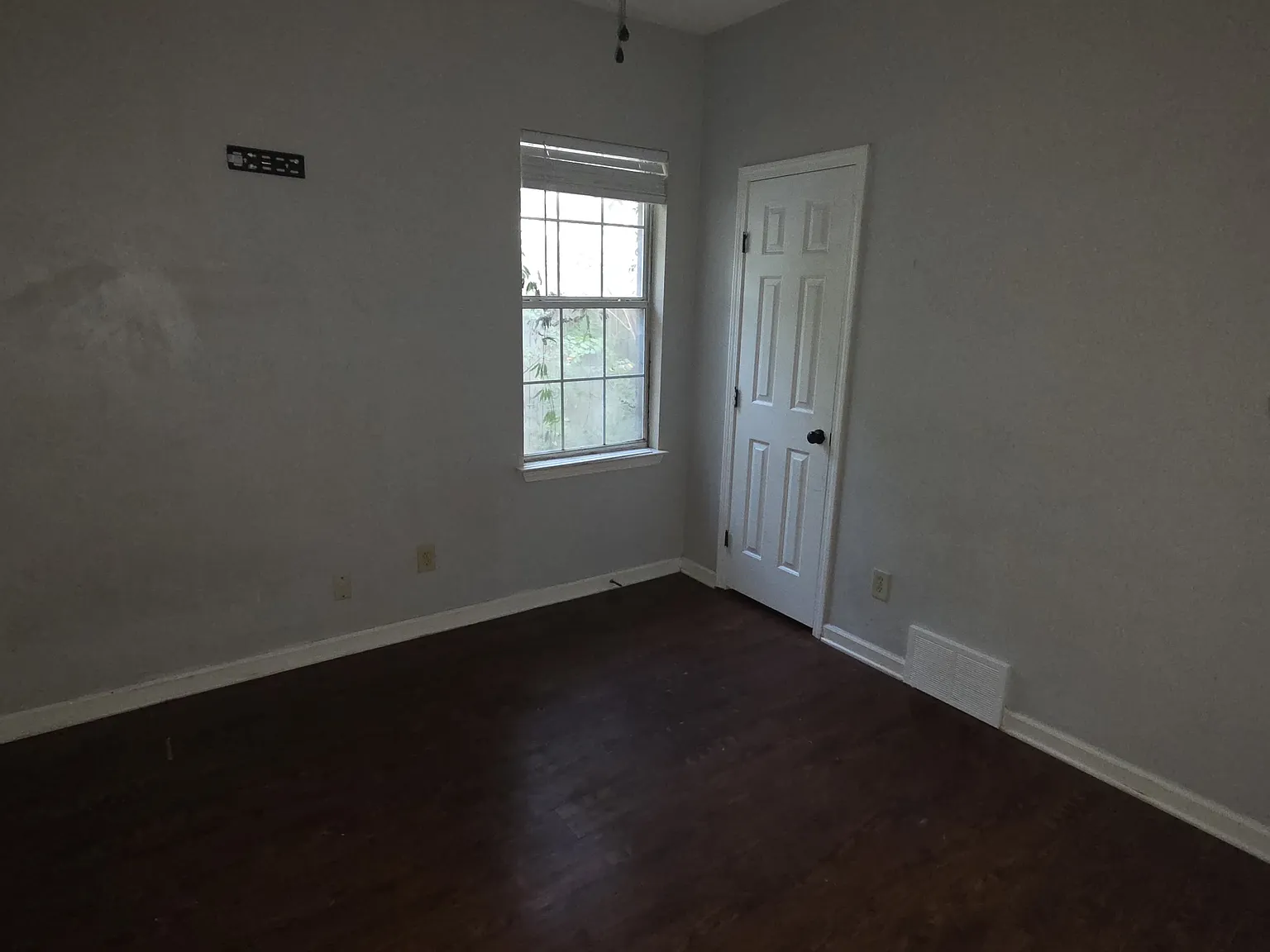 4 bed, 1226 sqft, $1,395 — Photo 2