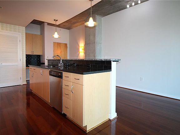 4th image of 860 Peachtree St NE