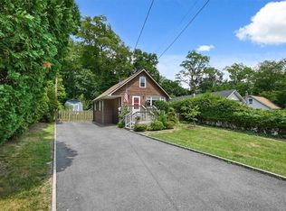 26 Random Rd, Greenwood Lake, NY 10925