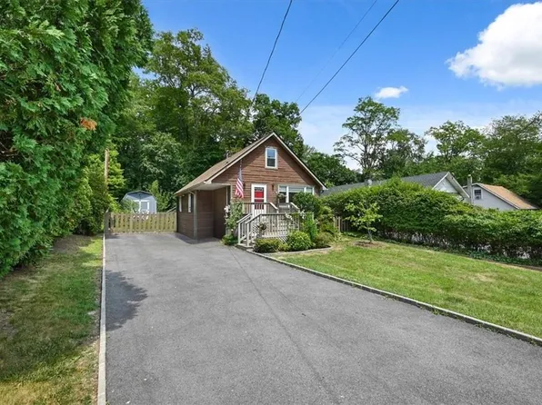 26 Random Road, Greenwood Lake, NY 10925