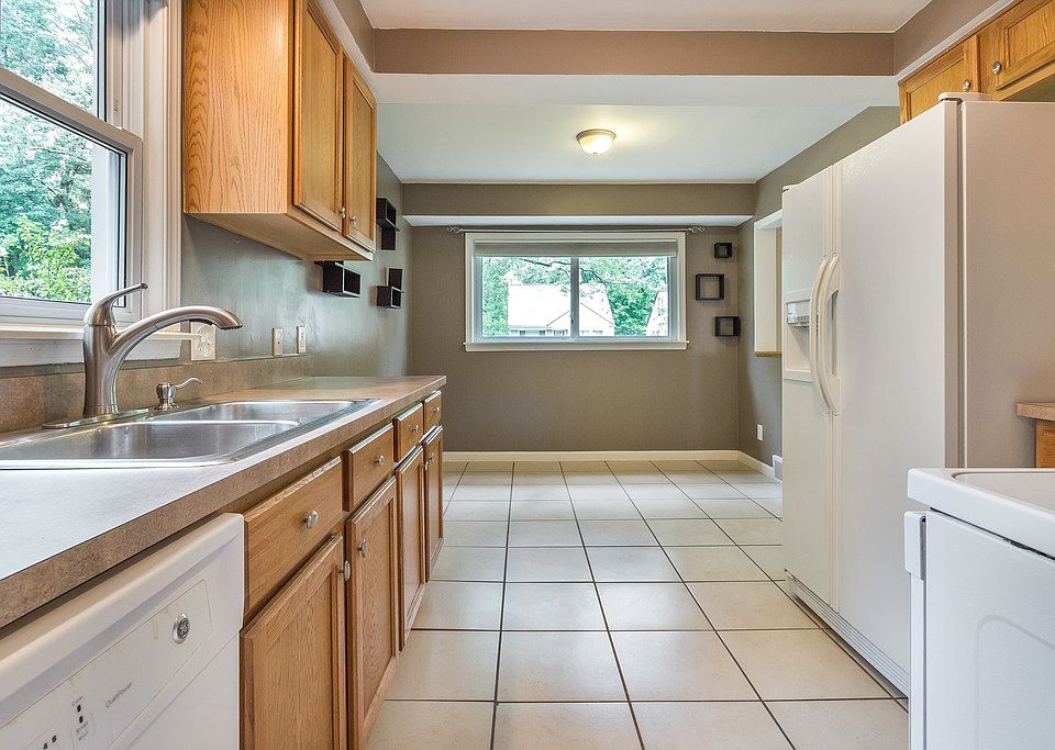 18478 Lennane Redford MI Zillow