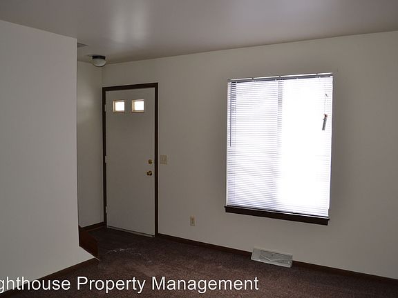 4th image of 956 Lincoln Ave APT 11