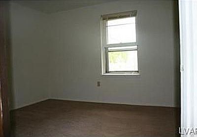 3rd image of 2404 Woodstock Dr