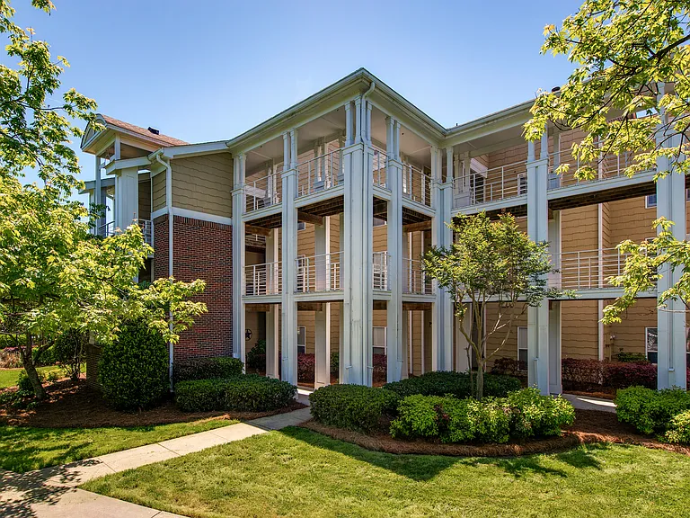 18521 Harborside Dr — Photo 1