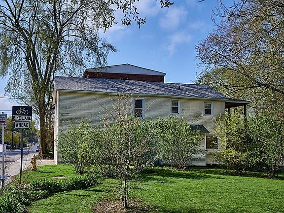 3rd image of 278 Deerfield St