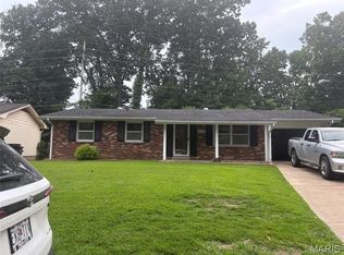 1121 Landgraf Dr, Cape Girardeau, MO 63701