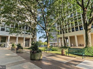 220 Locust St #18CS, Philadelphia, PA 19106