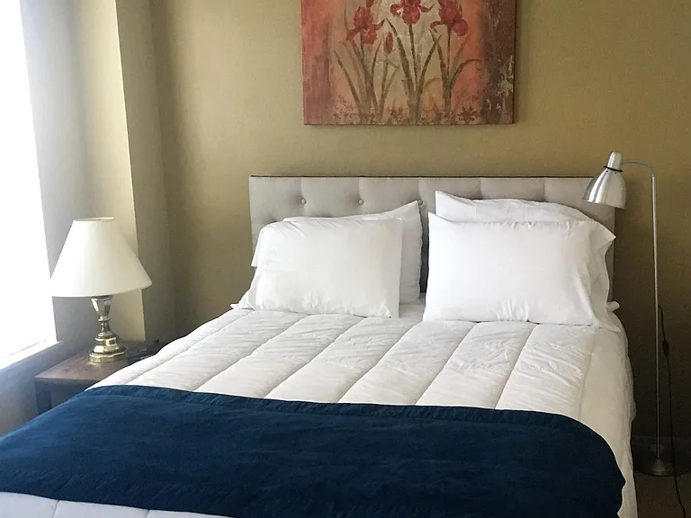 Capitol Steps Apartments & Furnished Suites — Photo 17