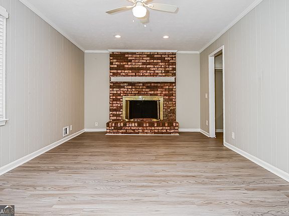 2nd image of 188 Bridgewood Dr