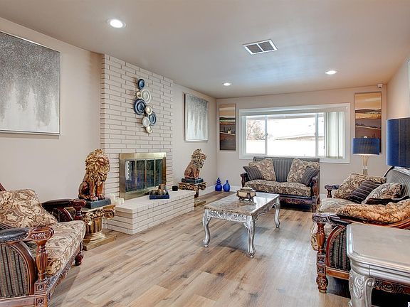 5th image of 621 W Avenue J11