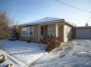822 NE Spitzenburg St, College Place, WA 99324