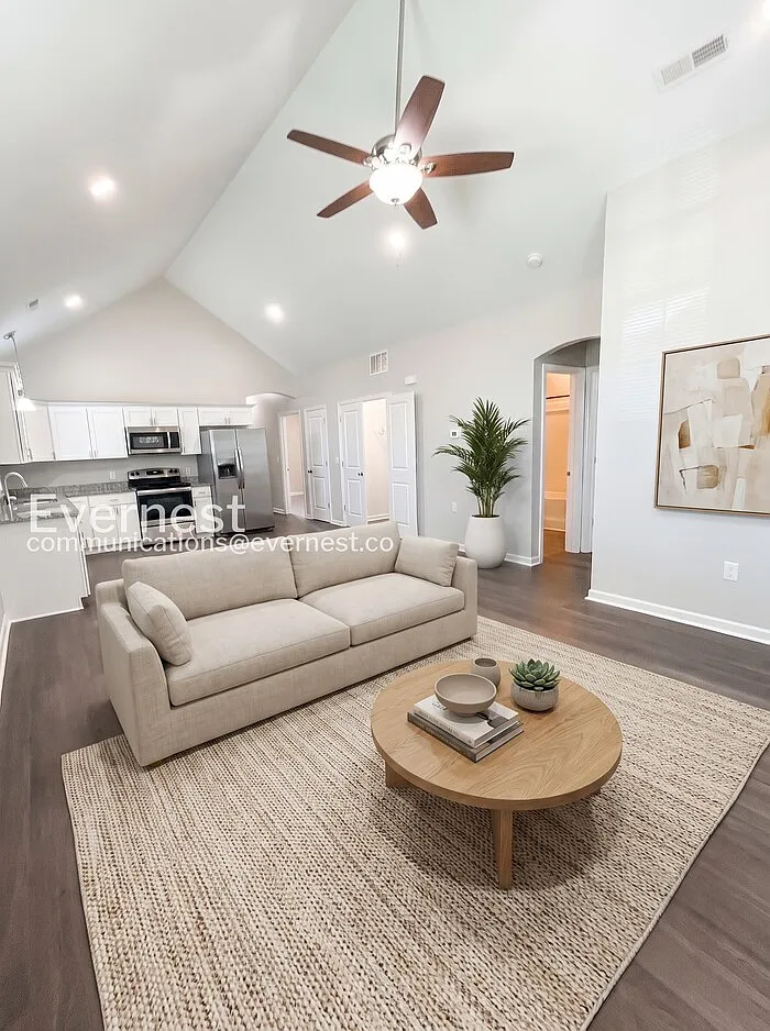 3 bed, 2.0 bath, 1200 sqft, $1,595 — Photo 3