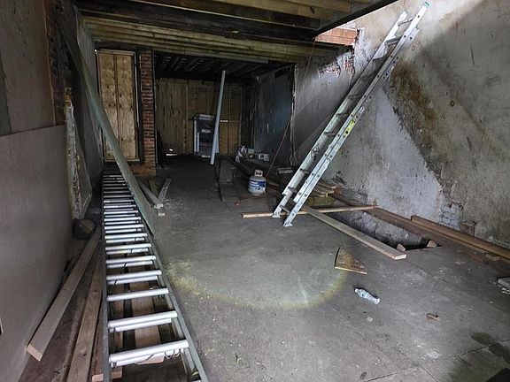 2nd image of 2312 Tasker St