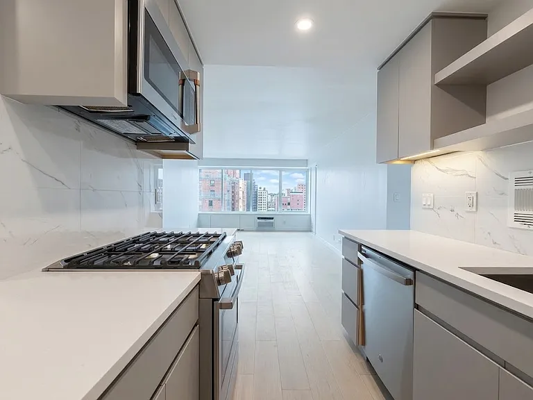 175 W 87th St #14G — Photo 2