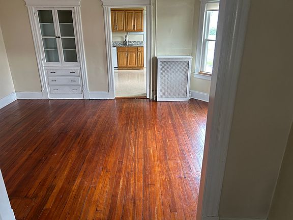 5th image of 56 Lancaster Rd #1