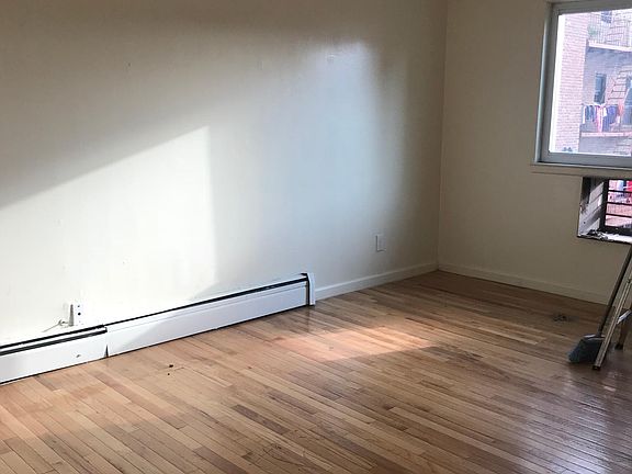 4th image of 8736 165th St