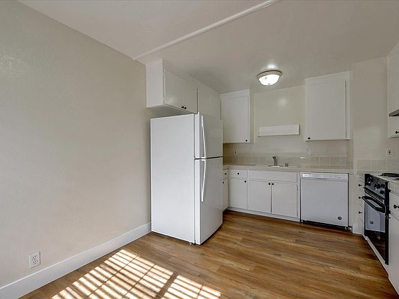 5th image of 409 Bundy Ave APT 7